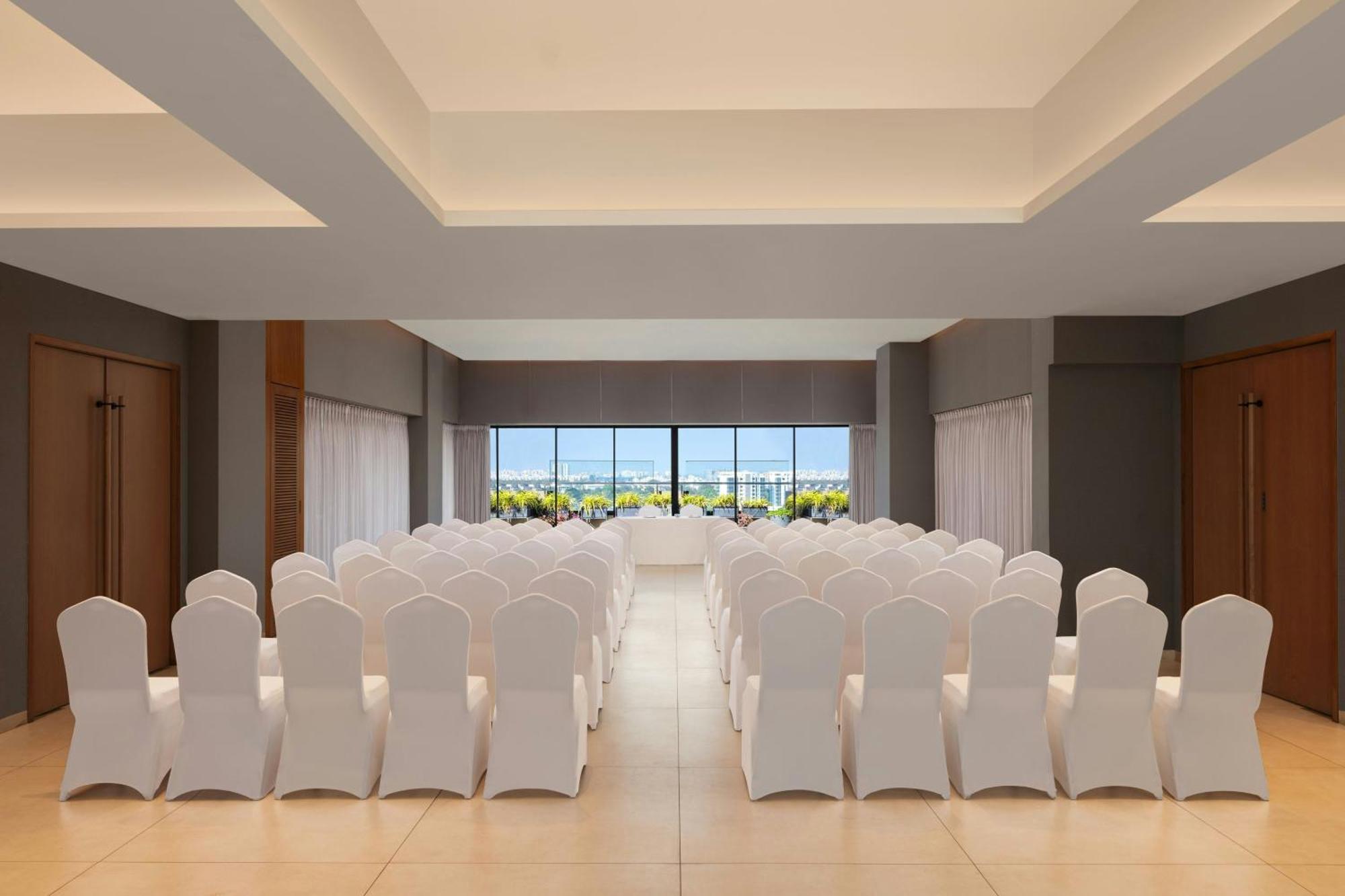Fairfield By Marriott Vadodara Esterno foto